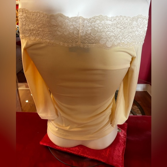 PIERRE CARDIN OFF SHOULDER YELLOW TOP WITH LACE SIZE SMALL - Picture 2 of 4